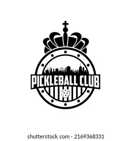 Insignia del logo de la comunidad de baloncesto con fondo de círculo y corona