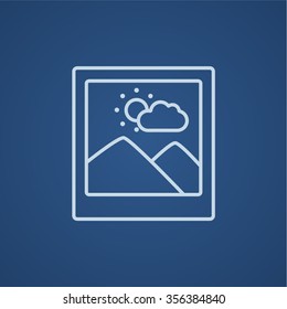 Icono de línea de imagen para web, móvil e infografía. Icono azul claro del vector aislado en fondo azul.