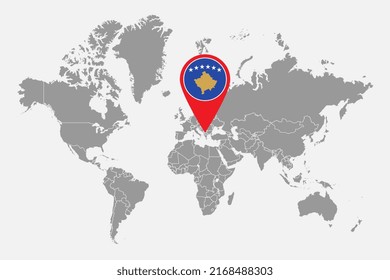 Mapa con la bandera de Kosovo en el mapa del mundo. Ilustración vectorial.