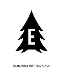 Logo-Design des Pine-Baumes auf Buchstabe E. Pine Tree Hotel Resort Woodpark Logo Design