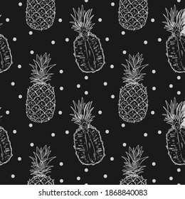 El patrón de la piña es impecable. Toda la mitad de la fruta en un fondo negro. El diseño de tiza blanca de Doodle es bonito.