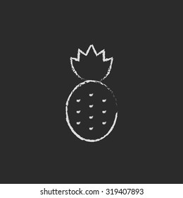 Mano de piña dibujada en tiza sobre un icono blanco vectorial de pizarra aislado en un fondo negro.