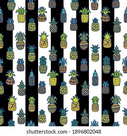 Vector de piña sin soldadura. Frutos de verano con fondo a rayas. Diseño de papel tapiz tropical