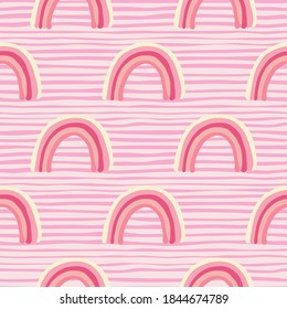 Colores rosados sin fisuras, patrón infantil con elementos de arco iris. Fondo rayado. Impresión simple de una chica. Perfecto para el diseño de tela, impresión textil, envoltura, cubierta. Ilustración vectorial.