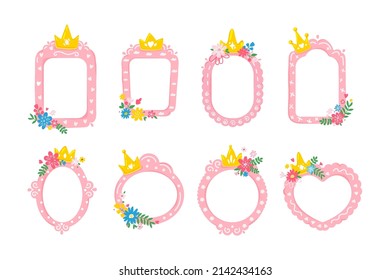 Marcos rosados para princesa pequeña.Set de marcos rosados con coronas de oro, flores lindas al estilo de las caricaturas, diferentes formas.Elementos dibujados de fantasía para cumpleaños o fiesta de la niña.Ilustración plana vectorial