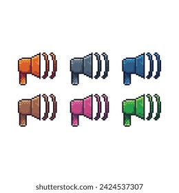 Pixel-Art setzt das Symbol des Lautsprechers in Variationsfarbe.Lautsprecher-Symbol auf pixeliertem Stil. 8 Bit perfekt für Spiel-Asset oder Design-Asset-Element für Ihr Spiel-Design. Einfaches Pixel-Art-Symbol-Asset.