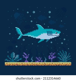 El tiburón Pixel se navega sobre el fondo marino con algas. Depredador de animales acuáticos en el agua. Paisaje del fondo marino en 2D con algas marinas. Pescado de mar profundo sobre un fondo de juego de 8 bits.