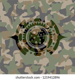 pizza icon inside camouflage texture