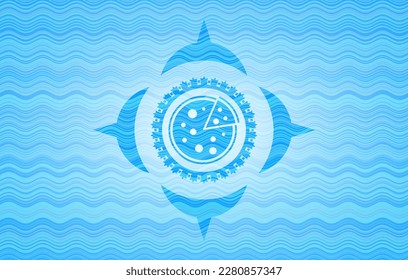 icono de pizza dentro de la insignia de estilo ola de agua. 