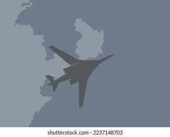 El avión vuela en el cielo nublado, sólo se ve una silueta.