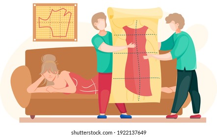 Modelo de planeamiento de prendas de vestir futuras. Estudio de sastrería profesional. Ropa de coser. sastres sosteniendo afiches con un patrón de vestimenta. Niña tendida en el sofá y mirando el diseño burlándose de un vestido inacabado