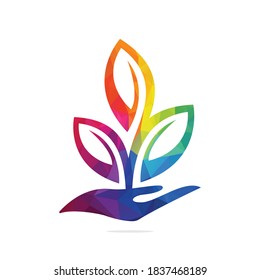 Diseño del logotipo del vector de planta a mano. Logotipo de productos naturales. Icono de cosméticos. logotipo Spa.	