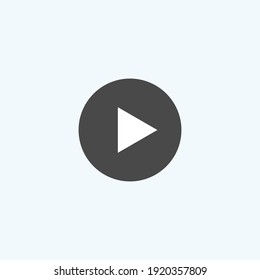 Icono del botón Reproducir en estilo plano de moda aislado en fondo gris. Reproducir símbolo para el diseño de tu sitio web, logotipo, aplicación, interfaz de usuario. Ilustración del vector