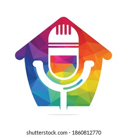 Diseño del logotipo del vector del hogar de podcast. Diseño del concepto del logotipo de Studio Home.
