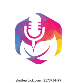Podcast Blatt Natur Ökologie Vektorlogo Design. Podcast Talkshow Logo mit Mikro und Blättern.