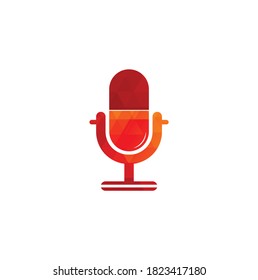 Ilustración del logotipo del vector de la cápsula de la píldora de podcast. Plantilla de diseño de logotipo de podcast y cápsulas	