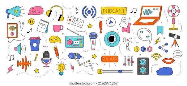 Concepto de grabación y escucha de podcast. Conjunto de equipos para radio musical o transmisión de audio. Etiquetas con micrófonos, auriculares, laptop, grabadora de cinta y botones. Colección vectorial plana de dibujos animados