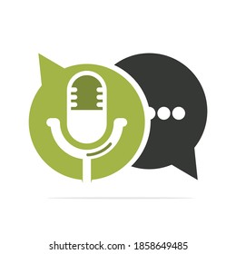Podcast Talk Vektorlogo Design. Chat Logo-Design kombiniert mit Podcast-Mimik.