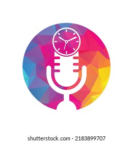 Plantilla de diseño de logotipo vectorial de tiempo de podcast. Icono de diseño del logotipo del vector del reloj de micrófono.