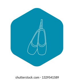 Pointe shoes icon. Outline illustration of pointe shoes vector icon for web