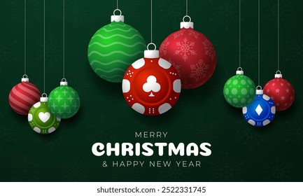 Poker Navidades Tarjeta de felicitación. Feliz Navidades y feliz año nuevo tarjeta de felicitación del casino. Cuelgue en un hilo de chuchería de bola de Navidad verde y roja sobre fondo verde. Ilustración vectorial deportiva.