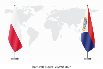 Banderas de Polonia y San Martín para una reunión oficial contra el fondo del mapa mundial.