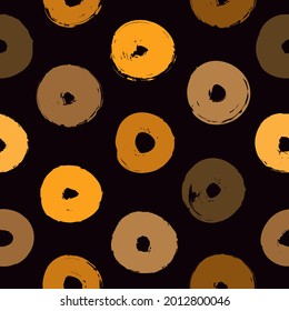 Patrón sin fisuras del pincel de punto Polka. Fondo de diseño de grunge libre. Motivo del círculo del adorno moderno mínimo. Impresión geométrica de doodle a mano de moda. Papel mural abstracto de vector dibujado a mano artificial
