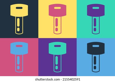 Tecla Pop art Car con icono remoto aislado en el fondo del color. Llave de coche y sistema de alarma.  Vector