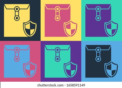 Pop Art Envelope mit Schild Symbol einzeln auf Farbhintergrund. Versicherungskonzept. Sicherheit, Sicherheit, Schutz, Schutzkonzept. Vektorillustration-Illustration