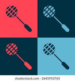 Pop art Tennis racket ícone isolado no fundo de cor. Equipamento desportivo.  Ilustração de vetor