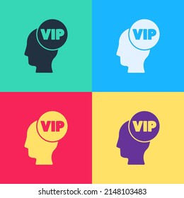Pop art Vip dentro del icono de la cabeza humana aislado en el fondo del color.  Vector