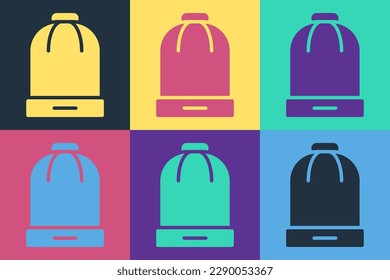 Icono de sombrero de invierno de arte pop aislado en el fondo de color.  Vector
