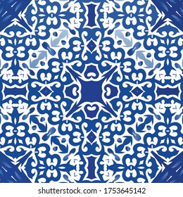 Baldosas de azulejo de época portuguesa. Volante de patrones sin fisuras de vectores. Diseño de colores. Fondo antiguo azul para almohadas, impresión, papel pintado, telón de fondo web, toallas, textura superficial.
