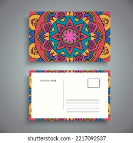 Postkartendesign-Vorlage mit arabesque Blumenmandala, helle Blumenelemente, Vektorhintergrund-Vorlage mit oralem Mandala-Muster