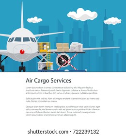 Afiche de servicios de carga aérea y transporte, avión con cargador automático en el aeropuerto en el fondo de la ciudad y texto , descarga o carga de mercancías en el avión , diseño del folleto, vector 