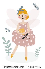 Afiche de ilustración vectorial plana de una linda hada sosteniendo una flor amarilla en sus manos. Cartel de una niñita con plantas y libélulas aisladas en fondo blanco.