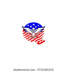 Kraftvoller fliegender Adler Buchstabe Q Logo mit einer fetten Alphabet Form kombiniert mit der amerikanischen Flagge Hintergrund, symbolisiert Freiheit, Stärke und patriotische Identität im modernen Vektorstil