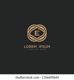 Logo-Design des Premium-Briefes E. Luxuriöser Schmuckrahmen Edelkantenlogotype.