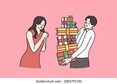 Concepto de regalo de vacaciones y regalo de regalo. Un hombre alegre sonriente llevando un montón de vacaciones presenta cajas con cintas para la ilustración de un vector sorprendido 
