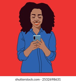 
bonita joven afroamericana sonriendo sosteniendo un teléfono celular leyendo sus mensajes mientras usa gafas