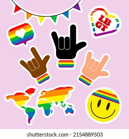 Juego de stickers LGBTQ de orgullo, símbolos colocados en color arcoiris, Bandera del Orgullo, Corazón, Paz, Arcoiris, Amor, Símbolos de Libertad. Mes del Orgullo Gay. Señales de diseño planas aisladas