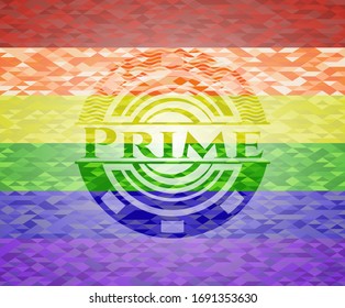 emblema principal sobre fondo de mosaico con los colores de la bandera LGBT