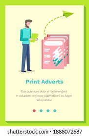 Imprimir la página web de anuncios o la ilustración del vector del sitio. Un hombre hace aviones de papel y envía cartas. Plantilla de página de inicio del sitio web. Un personaje masculino hace origami. Concepto de distribución de publicidad