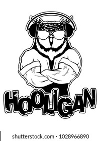 Print on T-shirt "hooligan" with a  owl image.