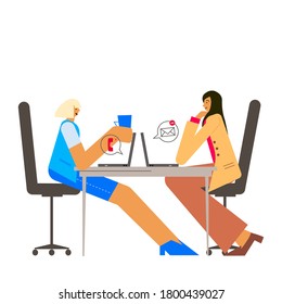 Procrastinación y retraso en el concepto de tareas de trabajo. Dos mujeres hablan en lugar de trabajar. Las conversaciones son más interesantes que el trabajo.