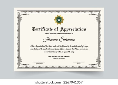 Diseño de certificado profesional con decoración de borde creativa y colores vintage. Diseño de marcos académicos y educativos con caligrafía y placa dorada. Vector de certificado de logro.