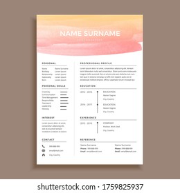 Diseño color de agua rosado simple de la plantilla de currículum currículum profesional limpio