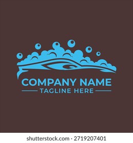 Una Plantilla de logotipo profesional con una silueta de coche cubierta de espuma de jabón y burbujas
