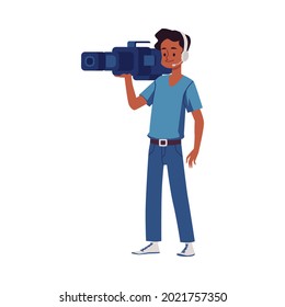 Professioneller Fernsehkameramann mit einer Videokamera. Ausrüstung für Fernsehfilme, Filme, Nachrichten und Sendungen. Flache Cartoon, Vektorgrafik einzeln auf weißem Hintergrund.