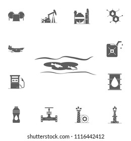 Puddle of oil slick spill icon. Detailed set of Oil icons. Premium quality graphic design sign. One of the collection icons for websites, web design, mobile app